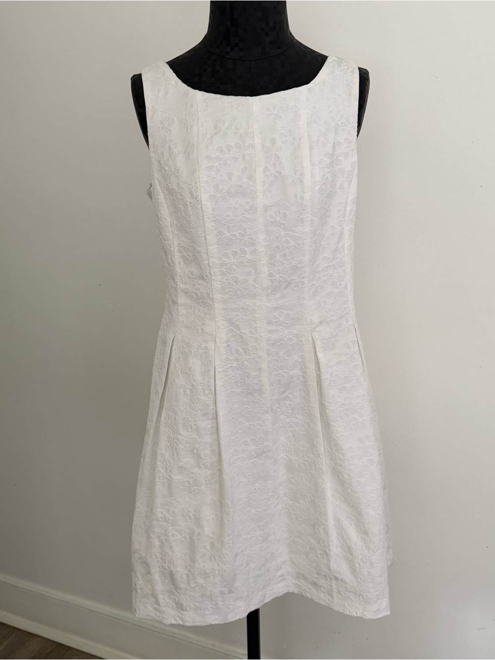 Just…Taylor White Halter A-Line
